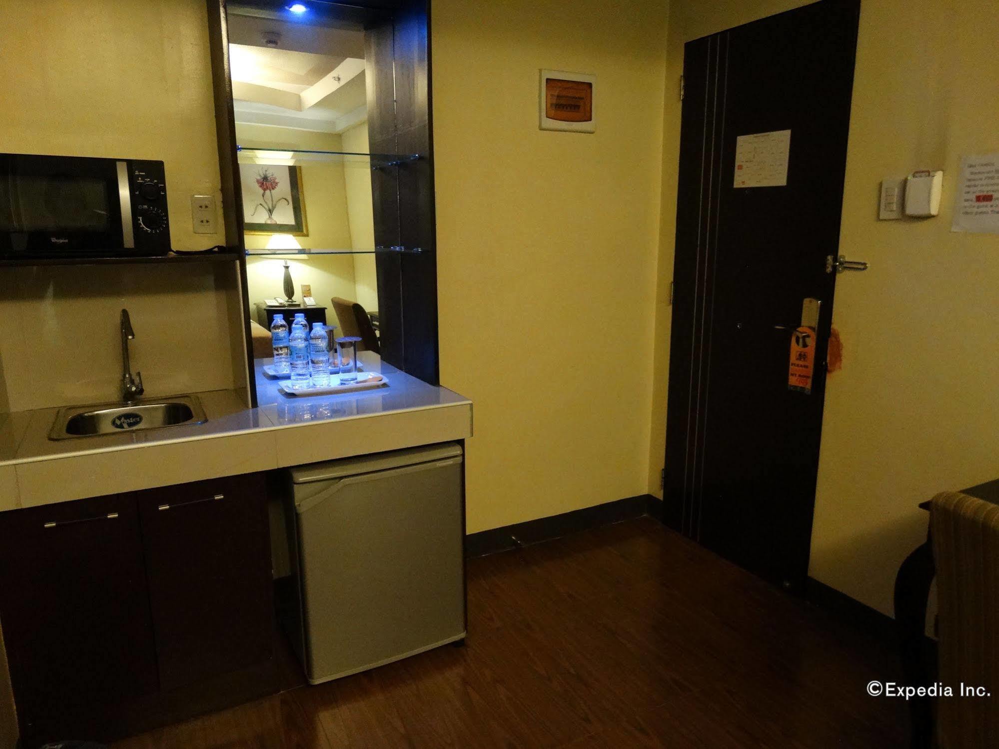 Silver Oaks Suites & Hotel Manila Eksteriør bilde