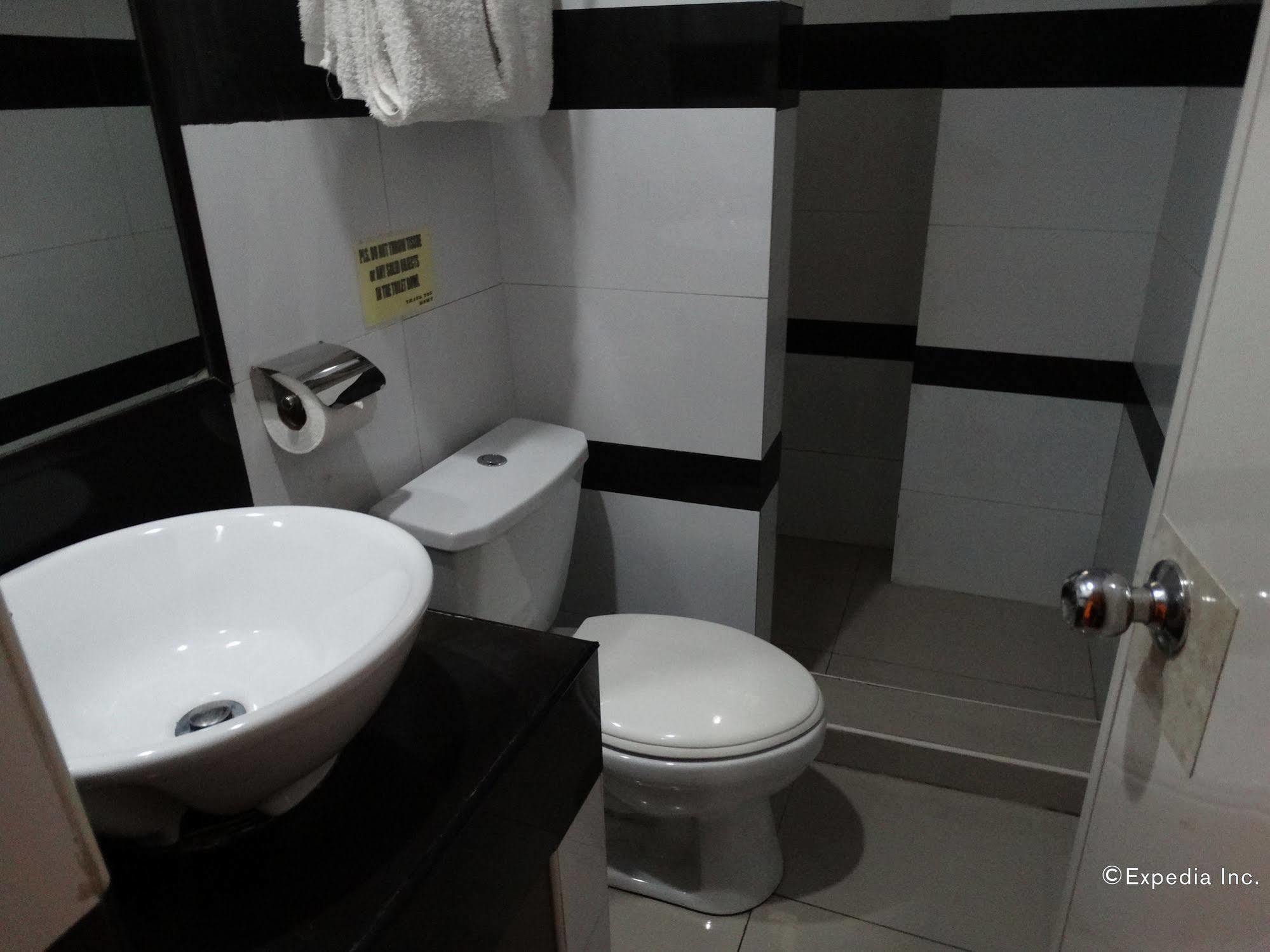 Silver Oaks Suites & Hotel Manila Eksteriør bilde