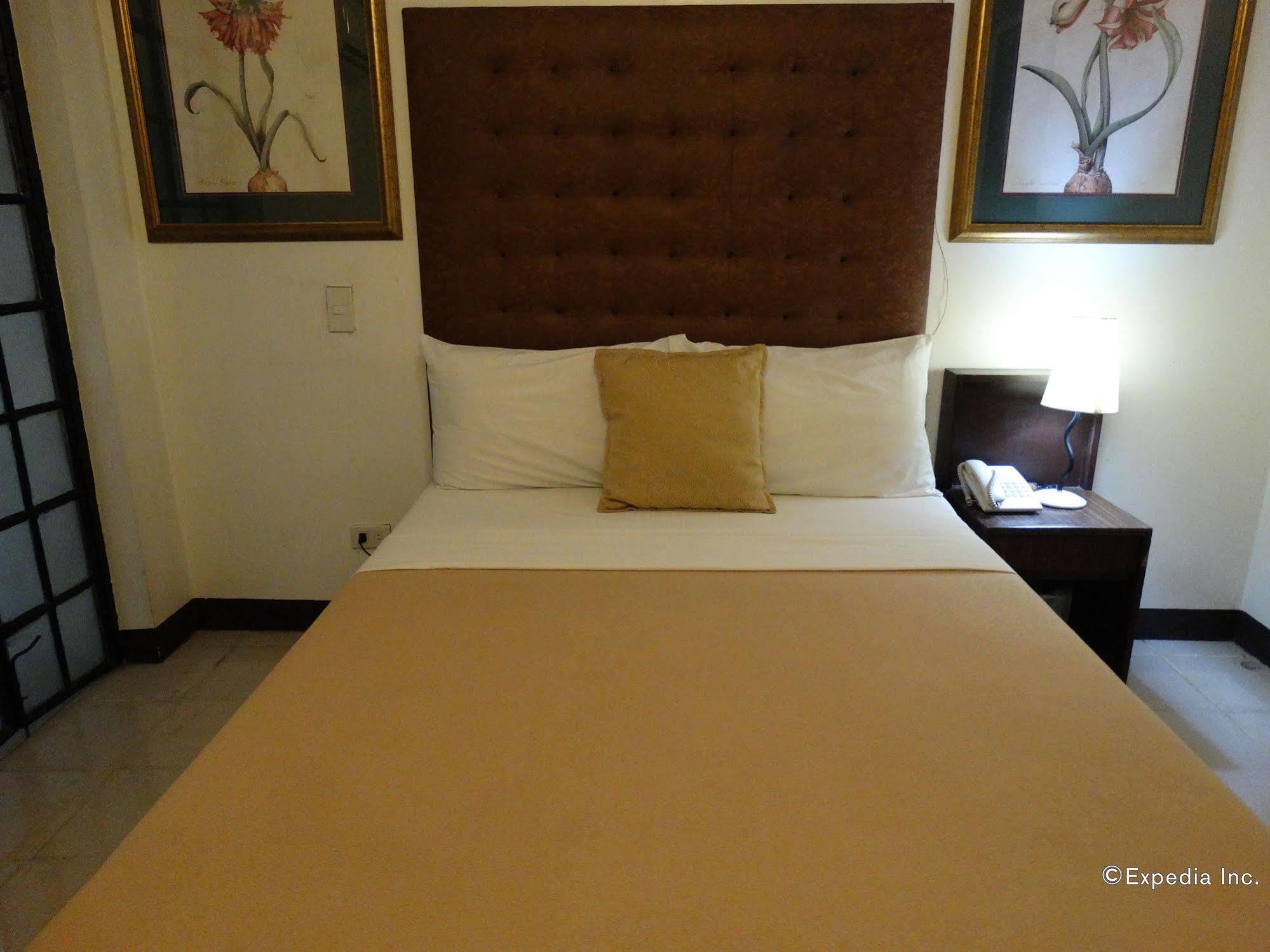 Silver Oaks Suites & Hotel Manila Eksteriør bilde