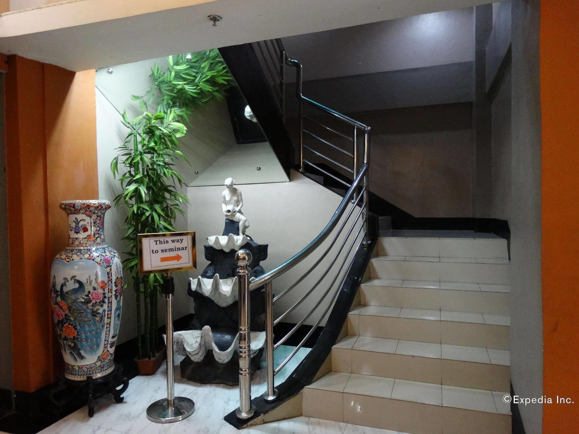 Silver Oaks Suites & Hotel Manila Eksteriør bilde